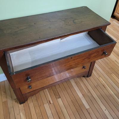 Early American Solid Wood Dresser (DR-EL)