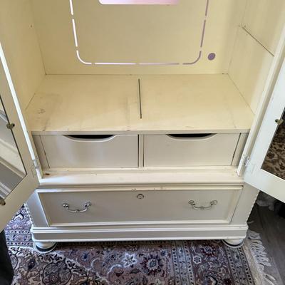 LOT 1A: Vintage Lexington Wardrobe