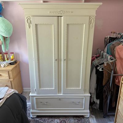 LOT 1A: Vintage Lexington Wardrobe