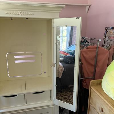 LOT 1A: Vintage Lexington Wardrobe