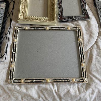 UBR8399 Lot of Picture Frames