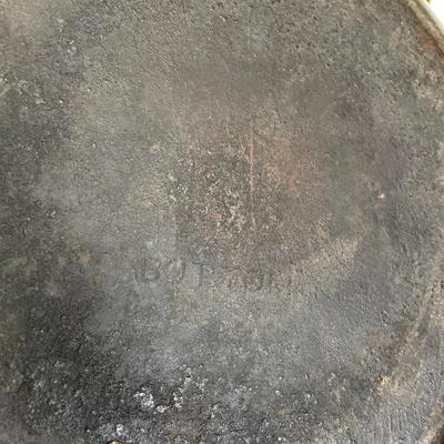 Vintage Cast Iron Stock Pots