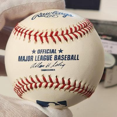 Zach Britton Orioles OMLB Signed Autographed Baseball