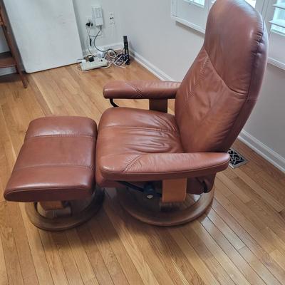 Ekornes Stressless Recliner and Ottoman (B1-EL)