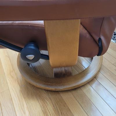 Ekornes Stressless Recliner and Ottoman (B1-EL)
