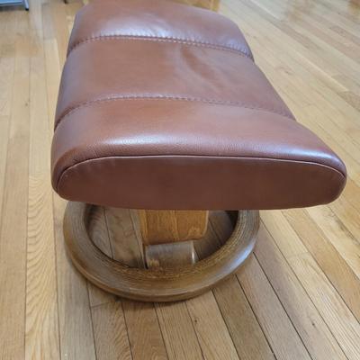 Ekornes Stressless Recliner and Ottoman (B1-EL)