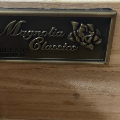 Dresser/mirror (Magnolia Classics)