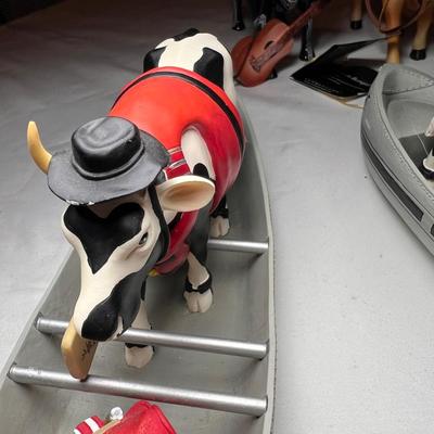 Huge Lot of Cowparade Figurines (PB-RG)