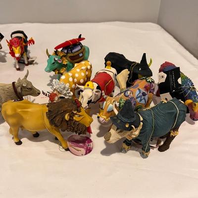 Huge Lot of Cowparade Figurines (PB-RG)