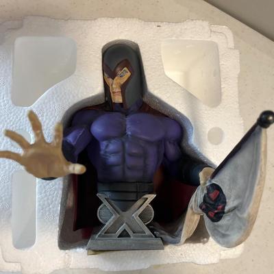 Marvel Ultimate X-Men Magneto bust