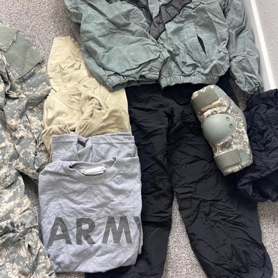 Army fatigues and clothing size small