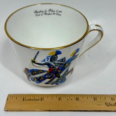 4 England Oversize Cups / Mugs with gold trim - Knights