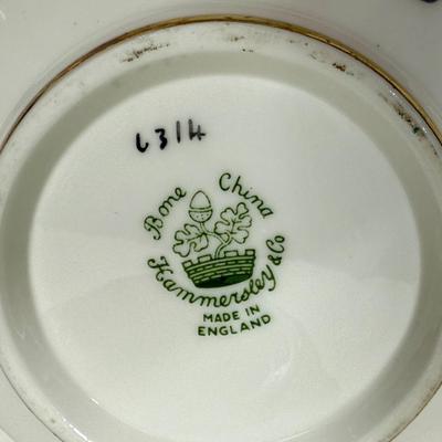 4 England Oversize Cups / Mugs with gold trim - Knights