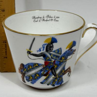 4 England Oversize Cups / Mugs with gold trim - Knights