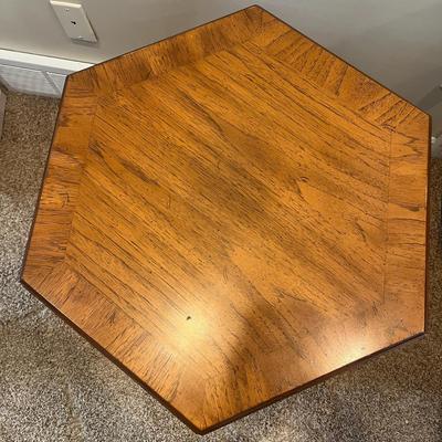 Traditional Style Hexagonal Commode
