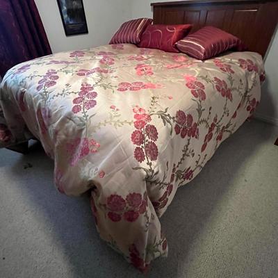 Floral Comforter Queen Set – Soft Beige With Pink