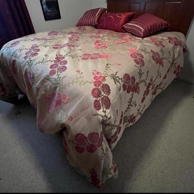 Floral Comforter Queen Set – Soft Beige With Pink