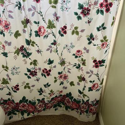 Floral Pattern Fabric Shower Curtain & Rod