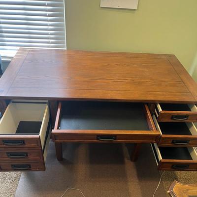 Vintage-style Solid Wood Executive 5 Drawer Desk