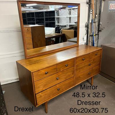 GORGEOUS Drexel Mid-century Modern Walnut Dresser With Mirror
