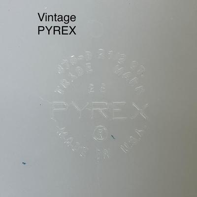 Vintage PYREX 475-3 2.5 Qt Zodiac Mixing Bowl