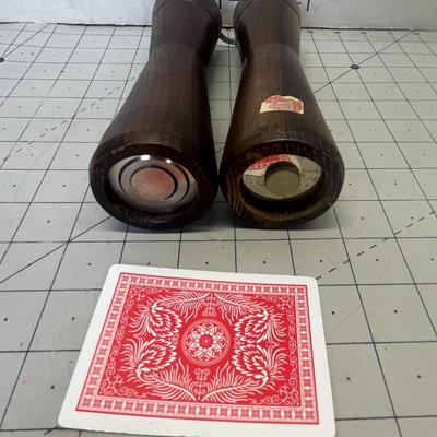 Vintage Wooden Salt And Pepper Mill Grinder Set