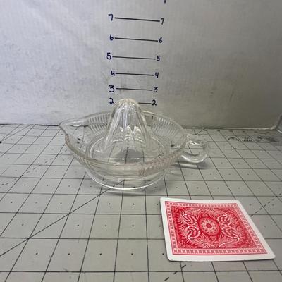 Vintage Clear Glass Citrus Juicer / Reamer