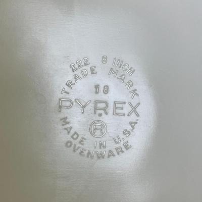 Vintage 8 in Square PYREX 222 Baking Dish