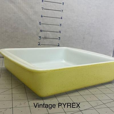 Vintage 8 in Square PYREX 222 Baking Dish