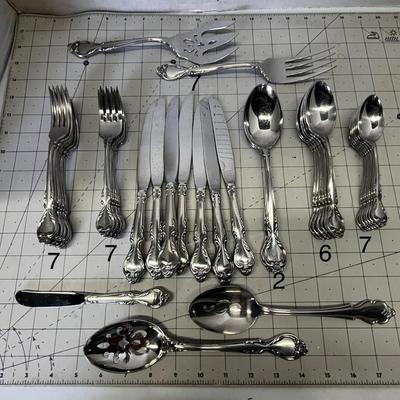 Lyon Queens Fancy Stainless Steel Flatware Set