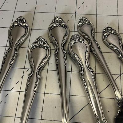Lyon Queens Fancy Stainless Steel Flatware Set