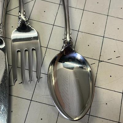 Lyon Queens Fancy Stainless Steel Flatware Set