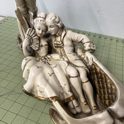 Vintage Venetian Gondola Figurine – Romantic Couple & Gondolier Resin Sculpture