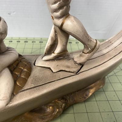 Vintage Venetian Gondola Figurine – Romantic Couple & Gondolier Resin Sculpture
