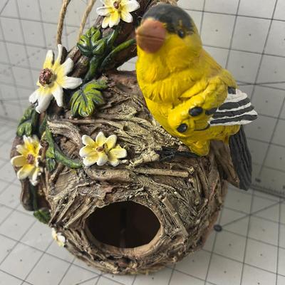 Garden Decor Bird House Outdoor Bird Resting Nest