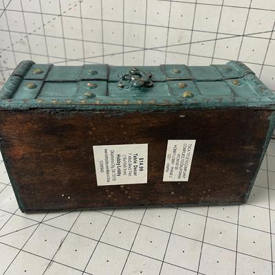 Double Banded Trunk Box Home Decor