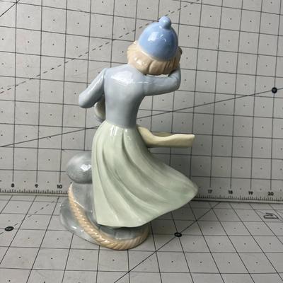 Vintage Duncan Royale Porcelain Figurine