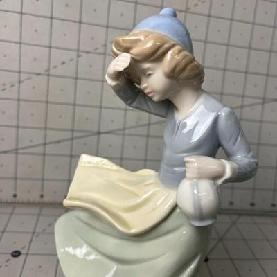 Vintage Duncan Royale Porcelain Figurine