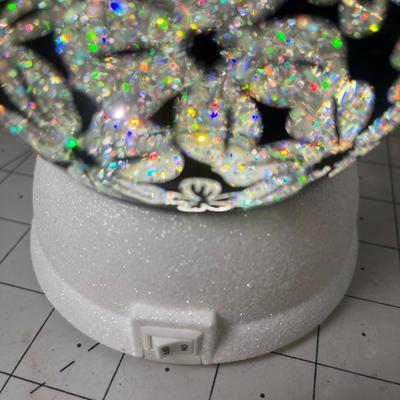 Acrylic Flowers Glitter Globe And White Ceramic Lizards
