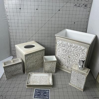 6-piece Bathroom Accessories Set – Elegant & Functional