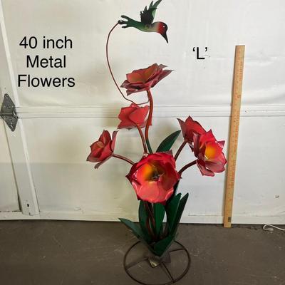 Home Décor Metal Flower Bouquet With Base