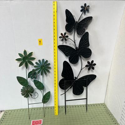Flower & Butterflies Metal Garden Stake