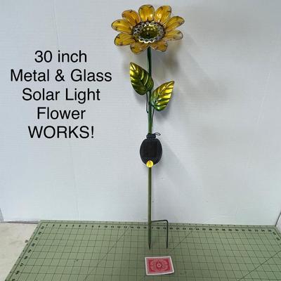 Yellow Solar Sunflower Garden Stake Light