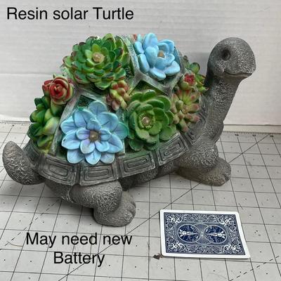 Cute Resin Solar Power Garden Statue
