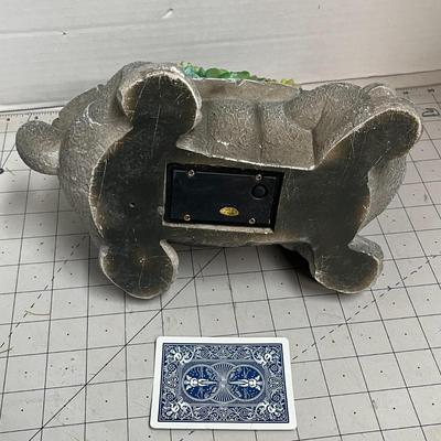 Cute Resin Solar Power Garden Statue