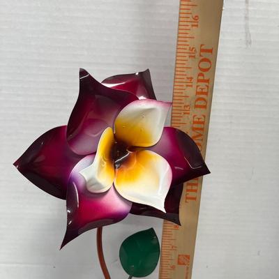Metal Home Decor Showpiece