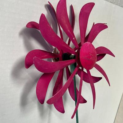 Garden Sunflower Wind Spinner Flower Sculpture