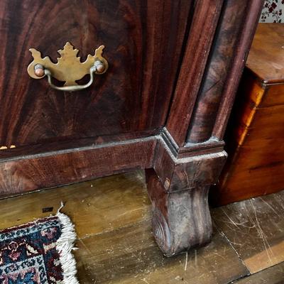 Empire Dresser