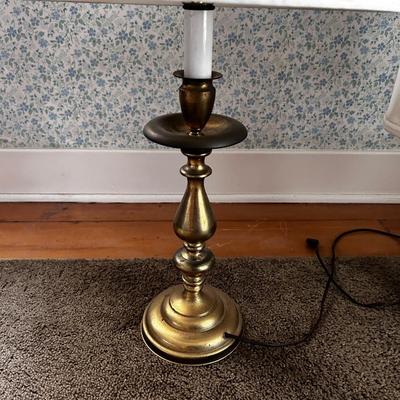 2 brass table lamps