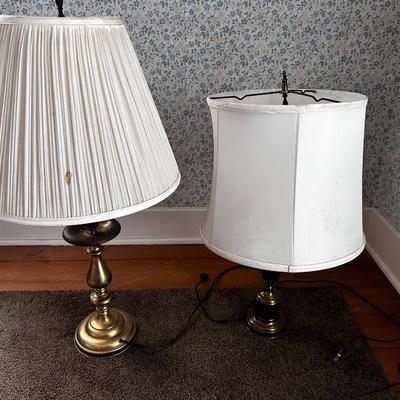 2 brass table lamps